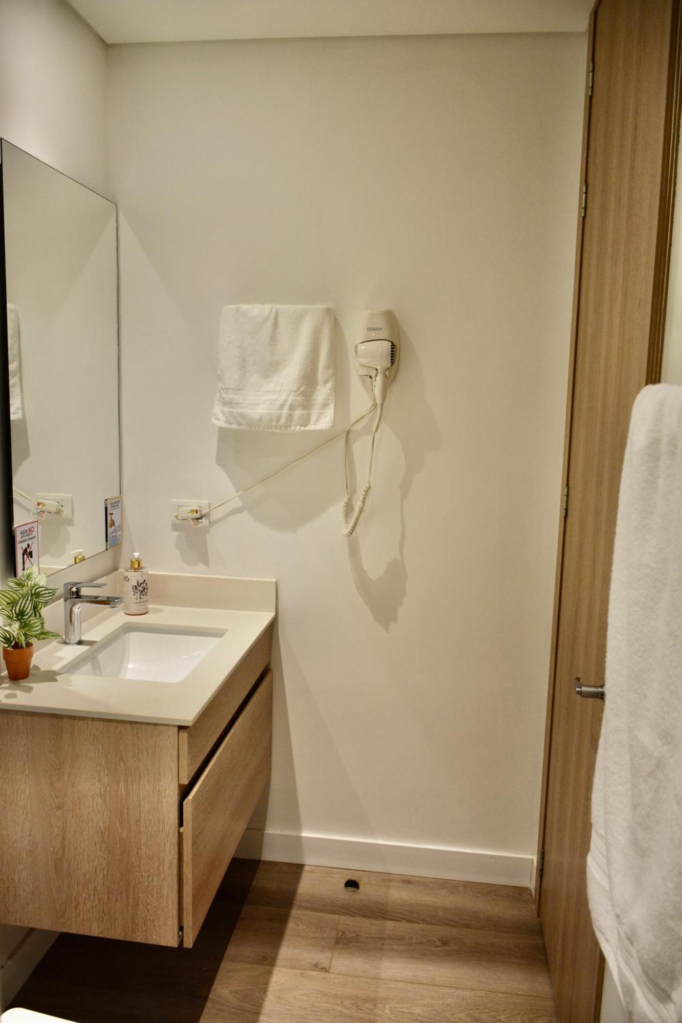 Apartamento Modern New 3 Bedroom 5min To Shops Restaurants San Andrés