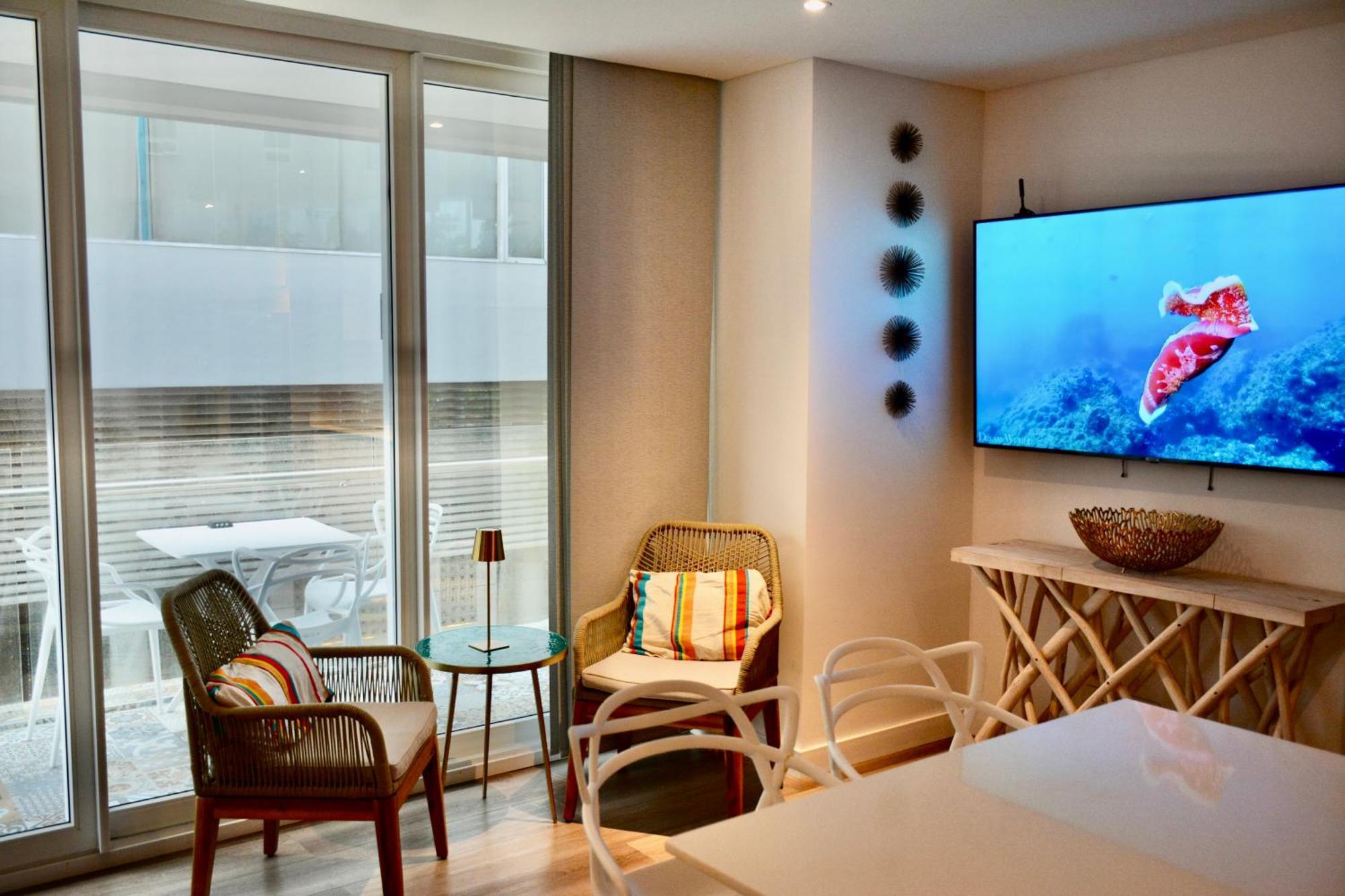 Modern New 3 Bedroom 5min To Shops Restaurants *