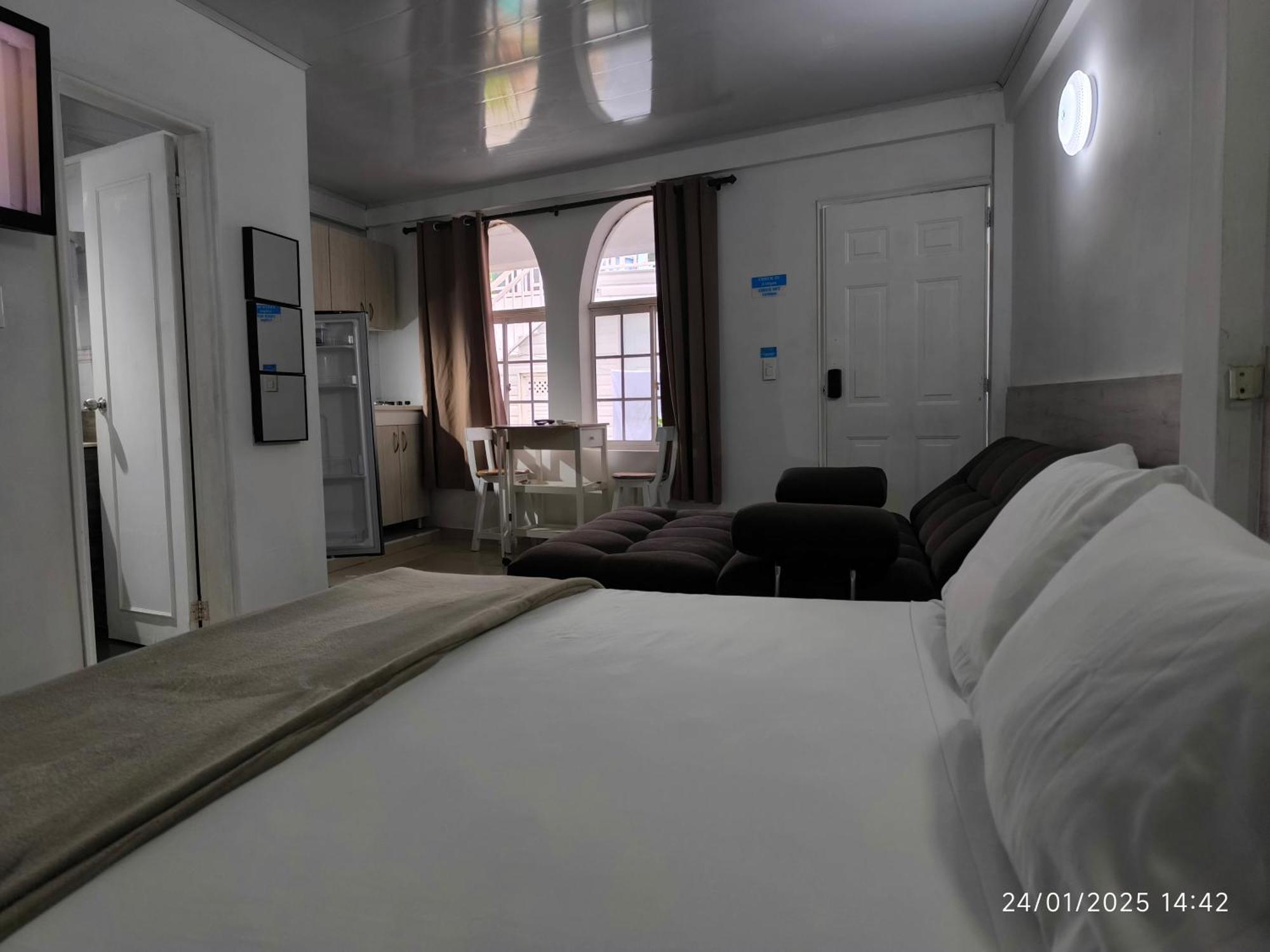 Apartment Sweet Breeze *
