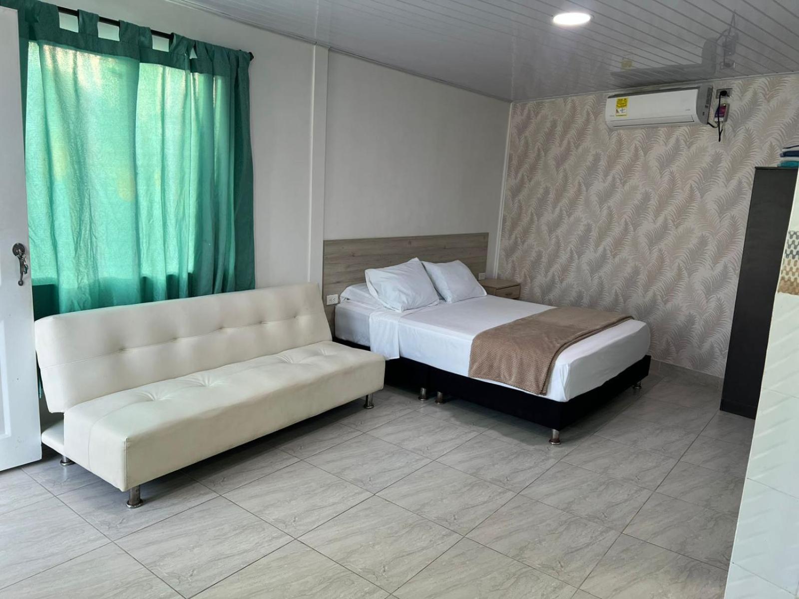 Apartment Sweet Breeze