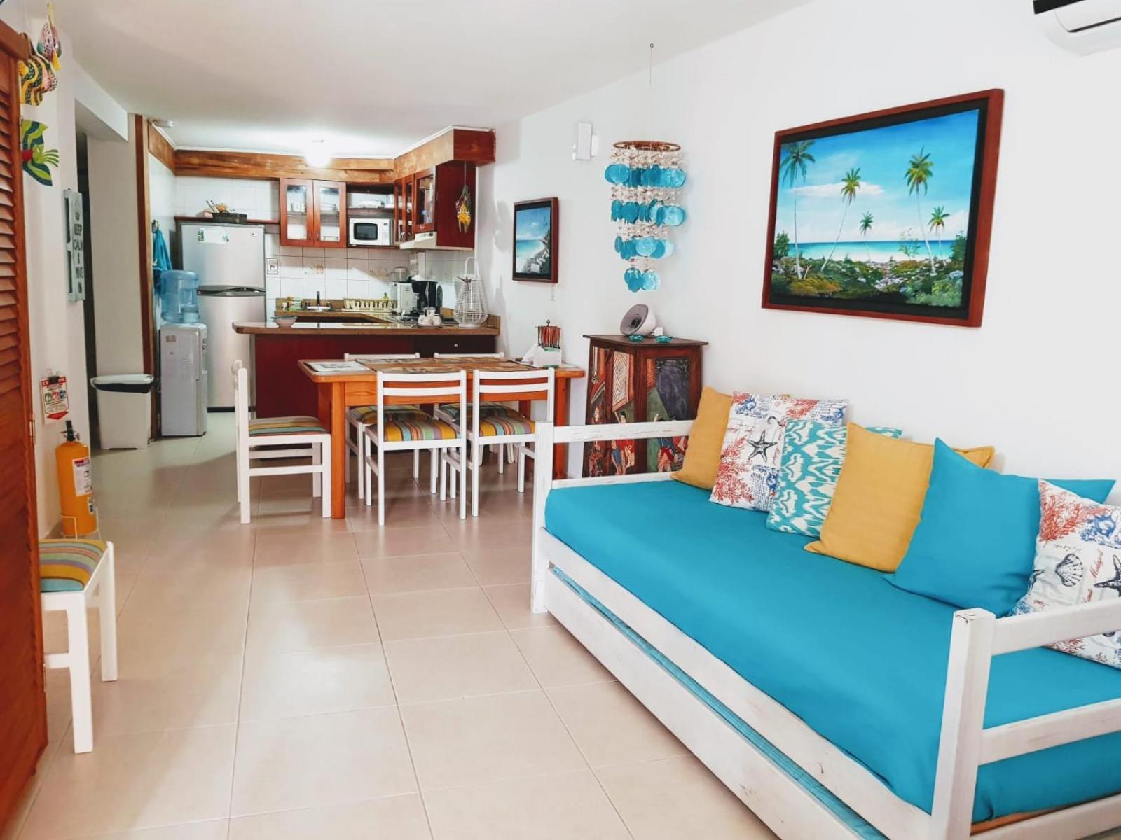 1 Cuadra De La Playa Principal Apartamento