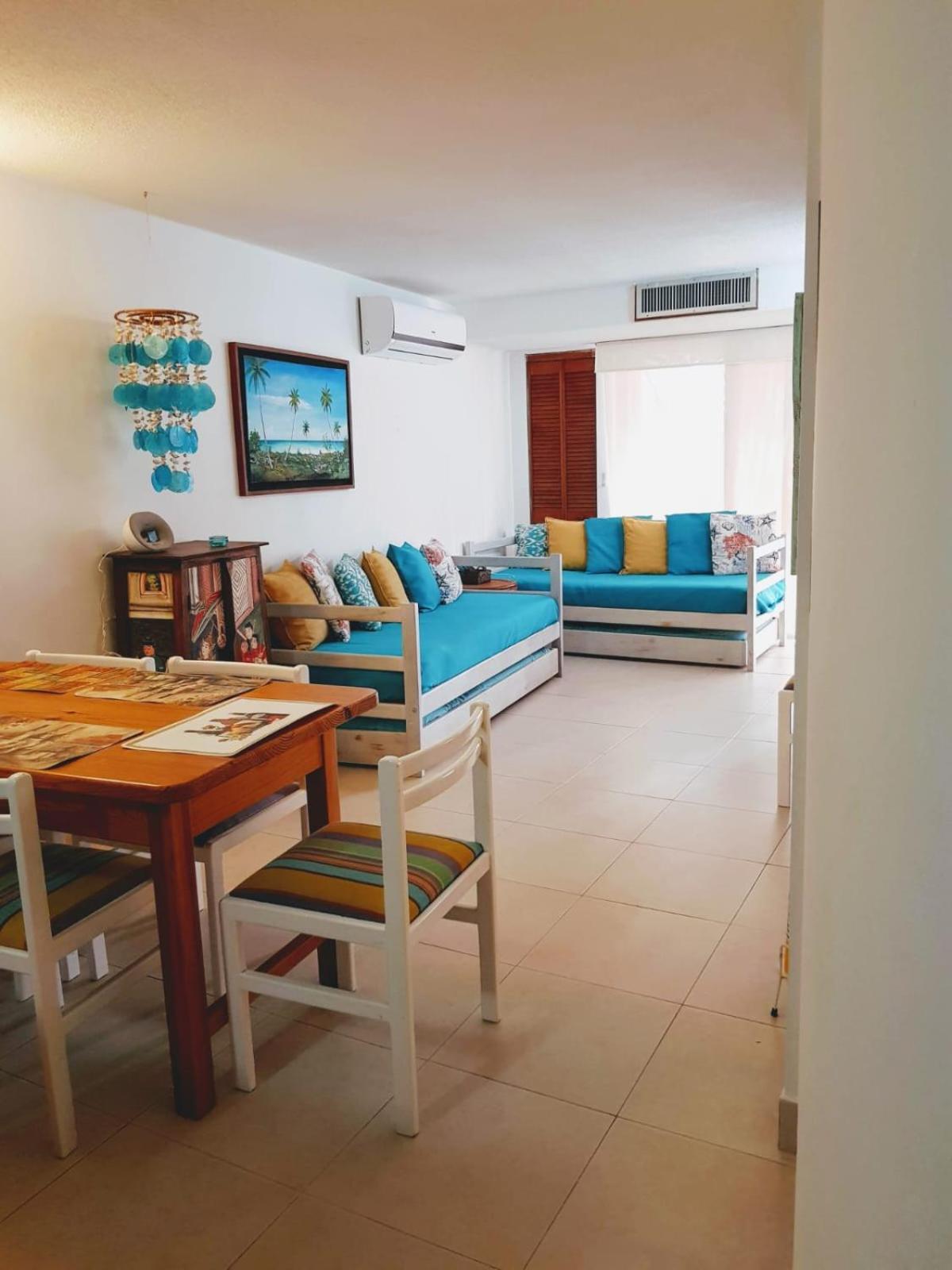 1 Cuadra De La Playa Principal Apartamento