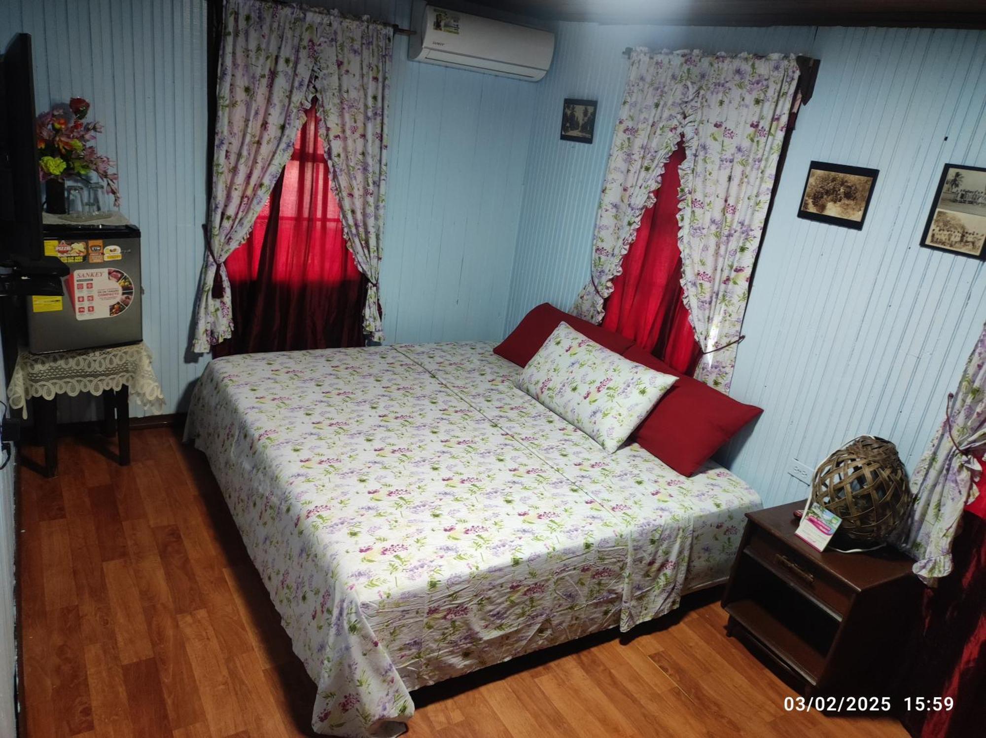 Nativa Miss Trinie Inn