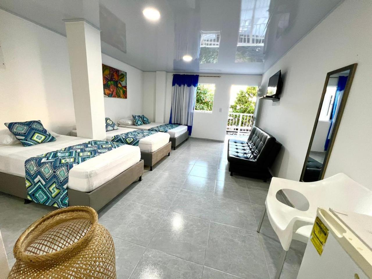 Limsor Town * San Andrés
