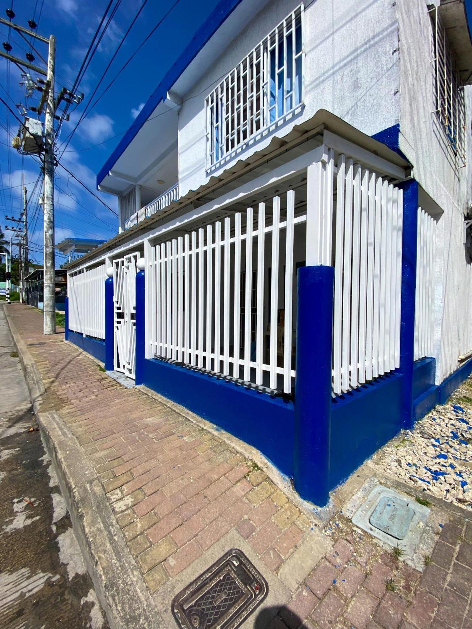 Miss Yasmin Place Pensión San Andrés