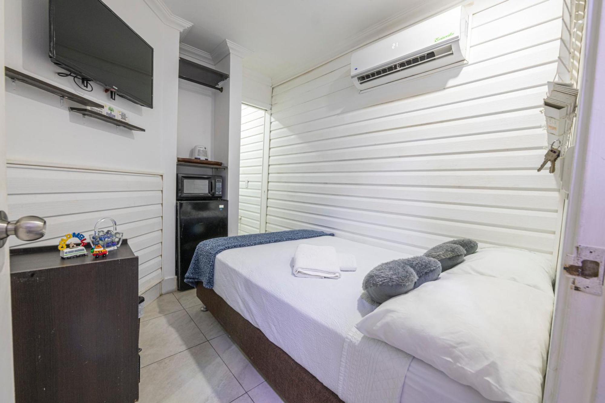 Lunas Hotel 2*