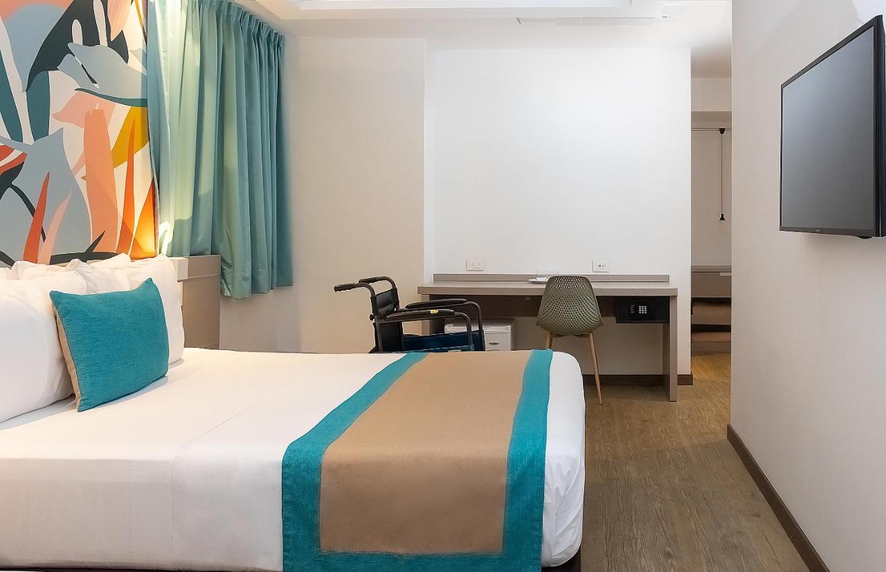 Portobelo Plaza De Americas Hotel