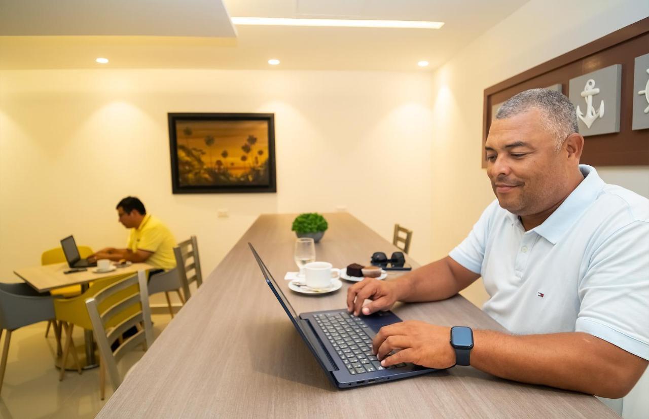 Hotel Portobelo Plaza De Americas 4*