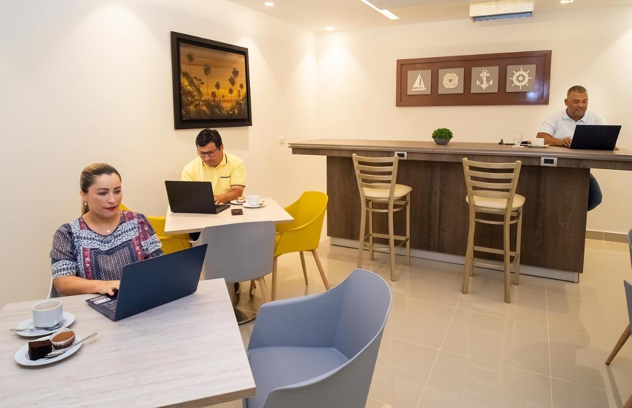 Portobelo Plaza De Americas Hotel