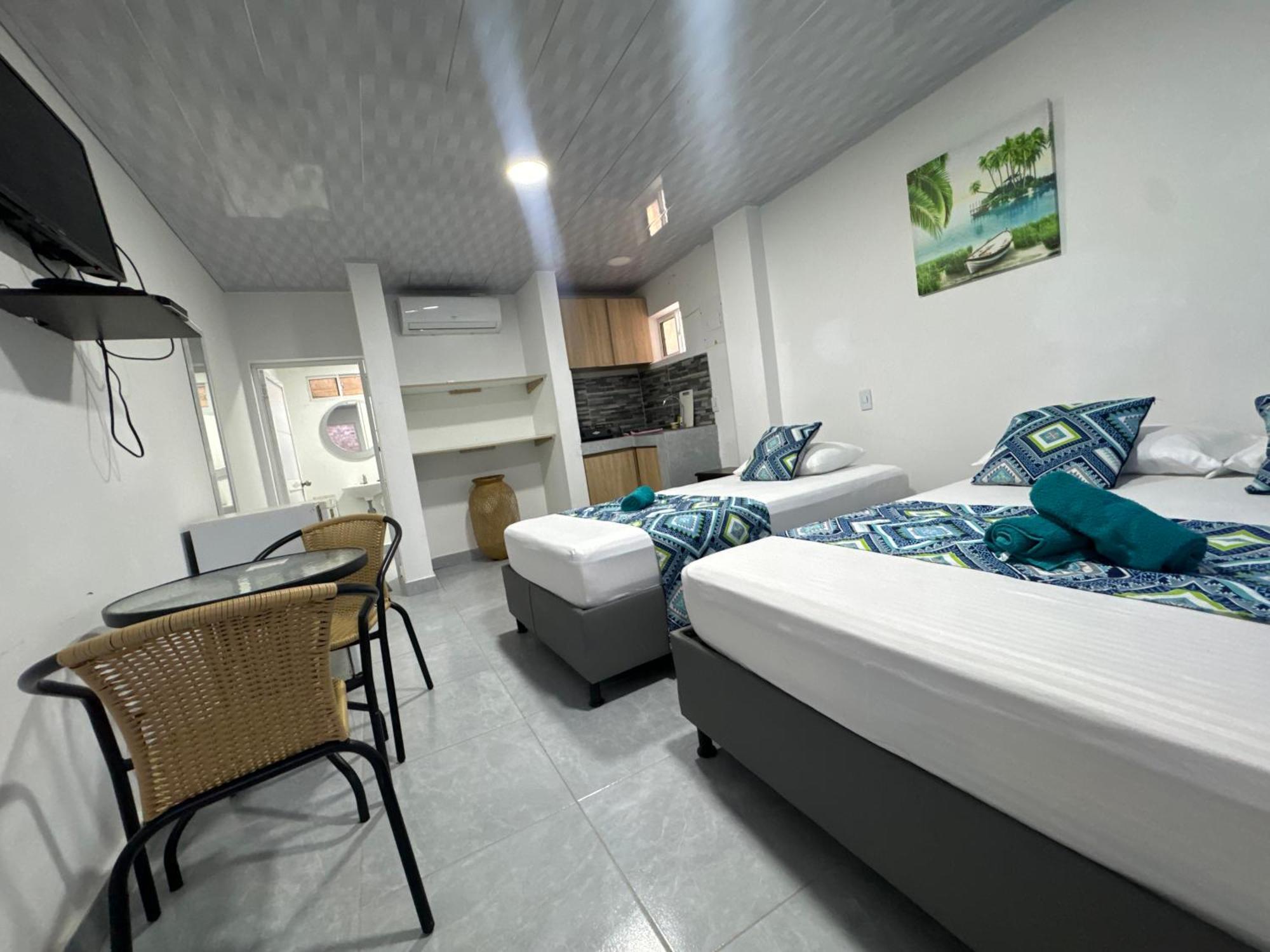 Limsor Town * San Andrés