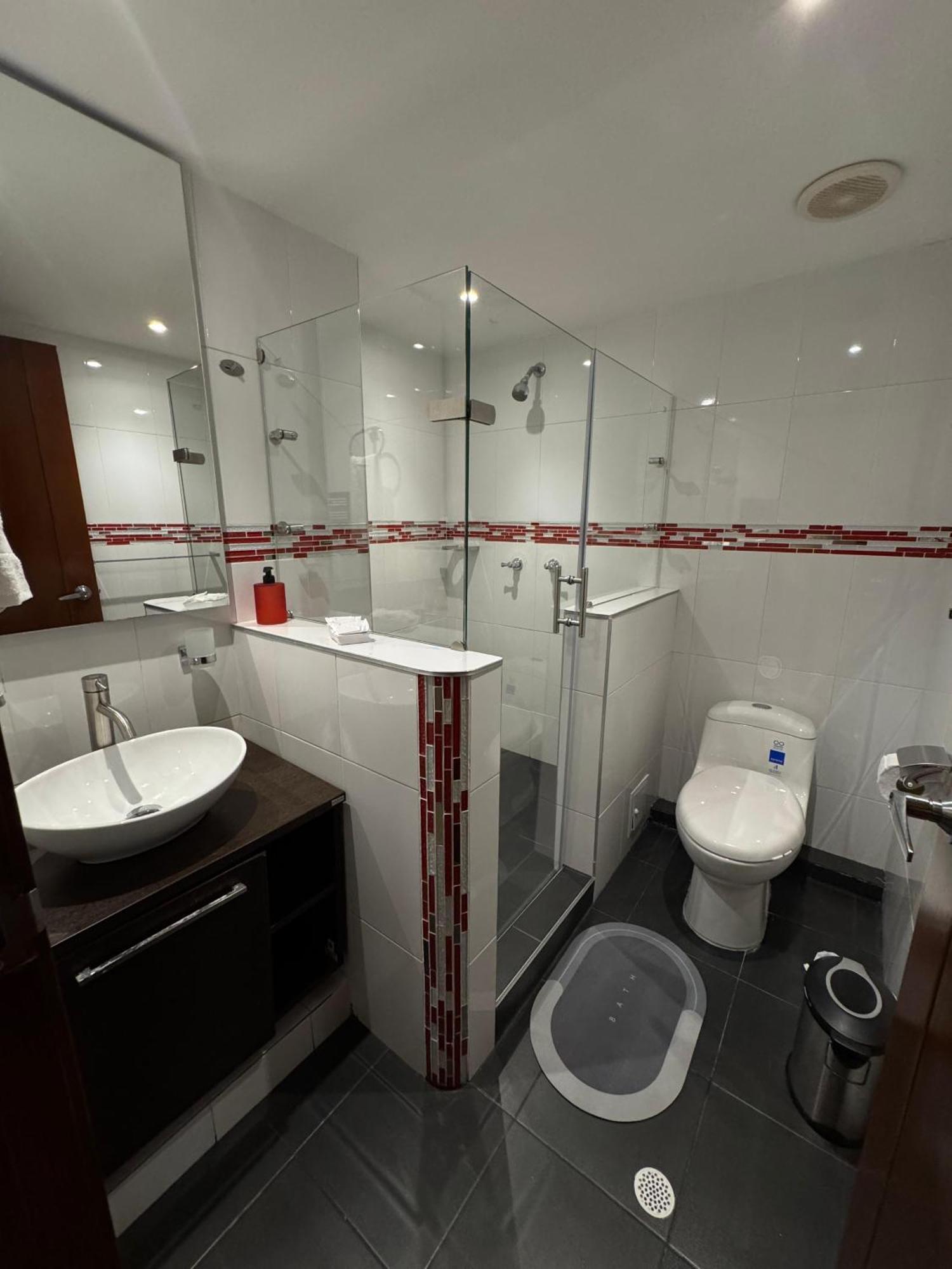 Apartamento Lujoso Con Vistas Al Mar Y Excelente Ubicacion En *