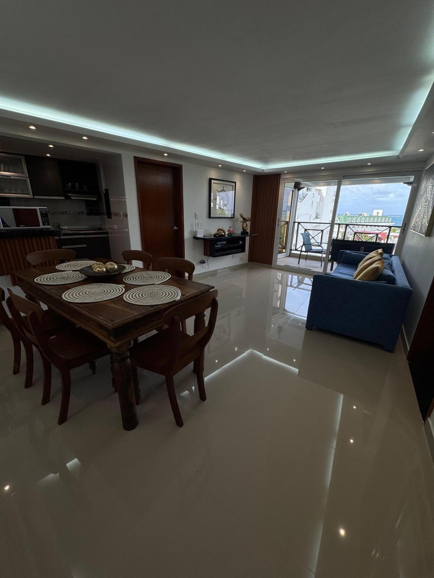 Apartamento Lujoso Con Vistas Al Mar Y Excelente Ubicacion En