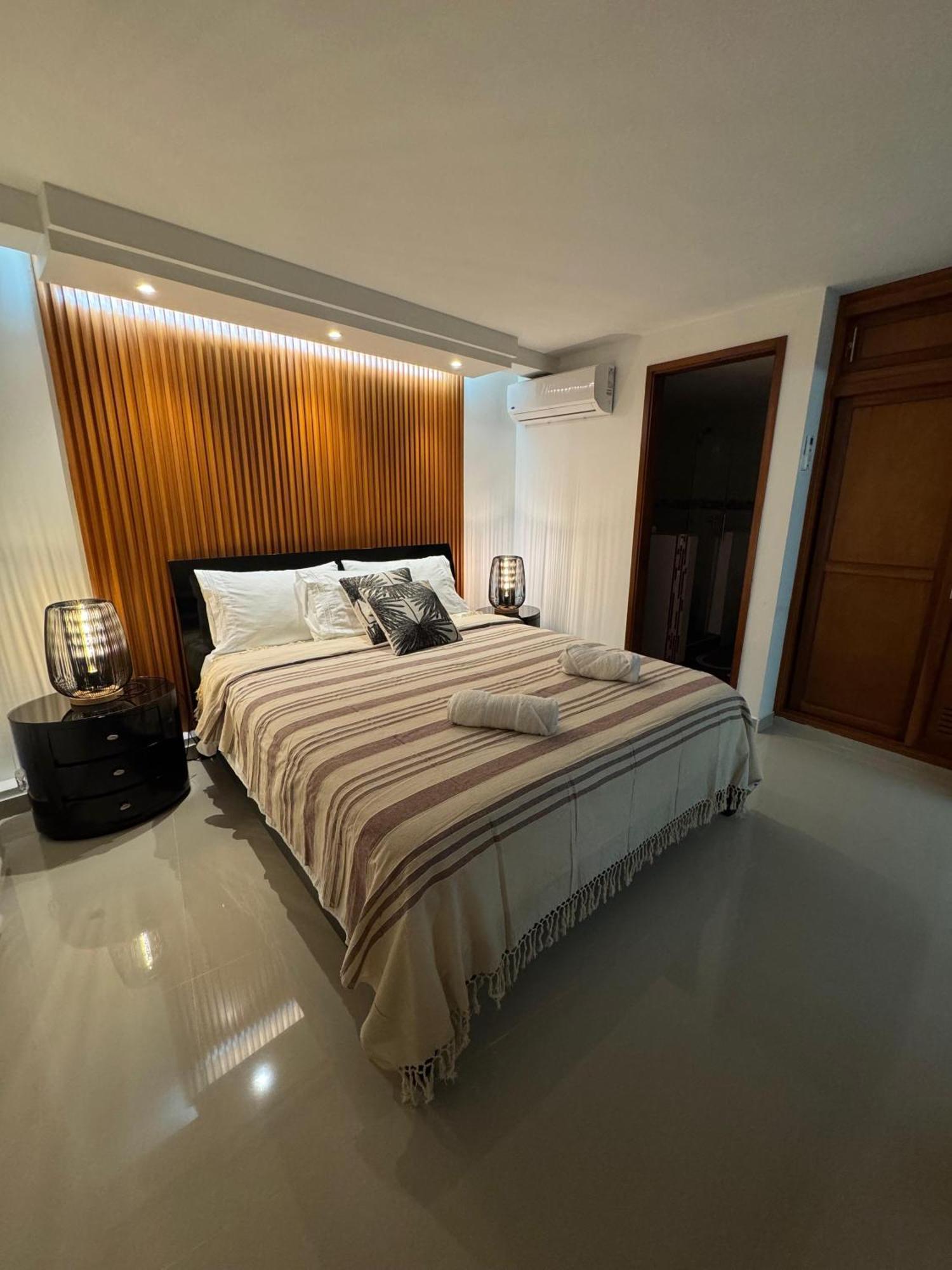 Apartamento Lujoso Con Vistas Al Mar Y Excelente Ubicacion En *