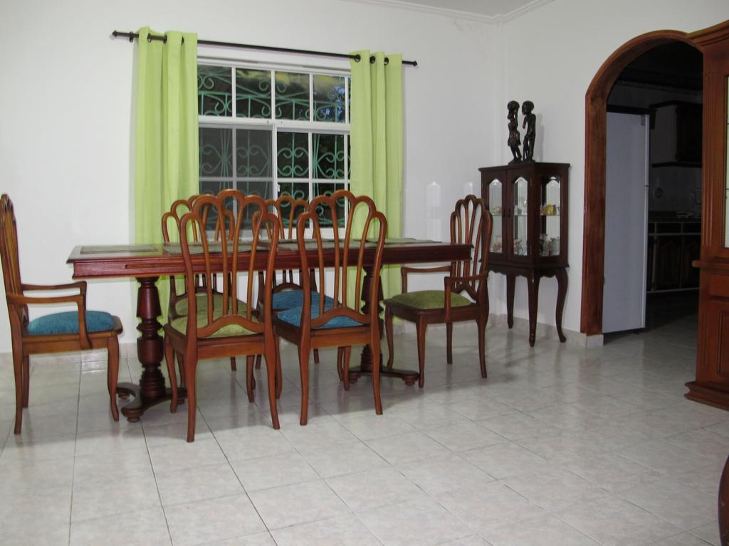 Nativa Miss Nova Guest house *