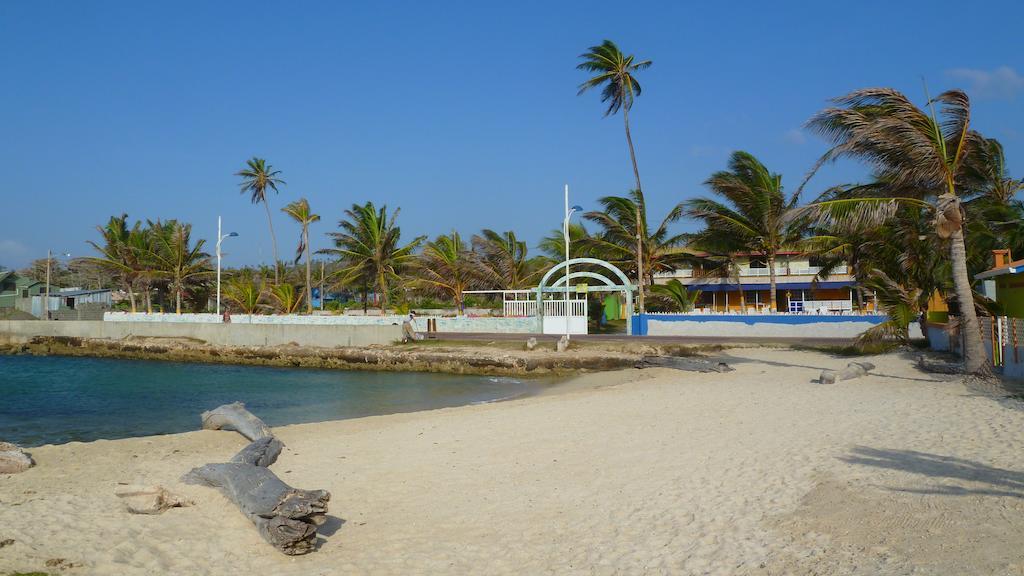 Yellow Moon & Apartahotel San Andrés