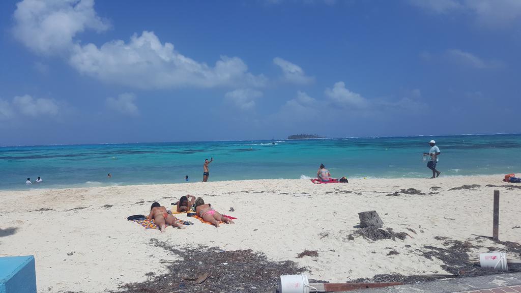 Apartahotel Caribbean Island Piso 2 3*