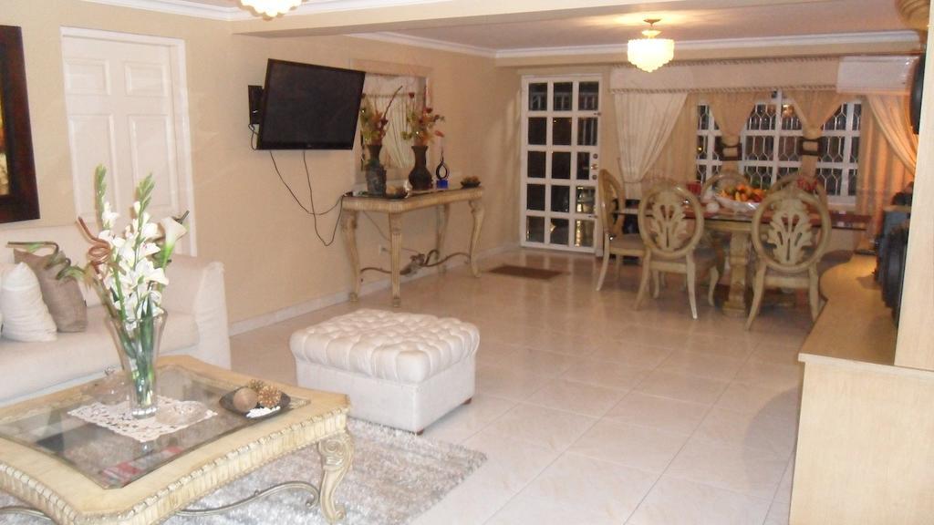 Hostal Zamy's Place *