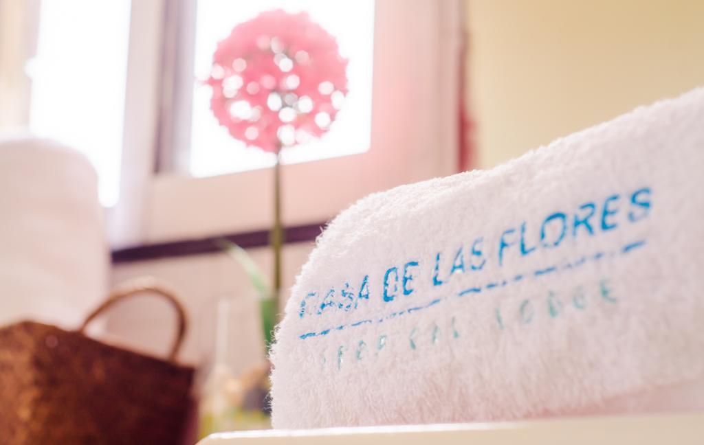 Casa De Flores Tropical