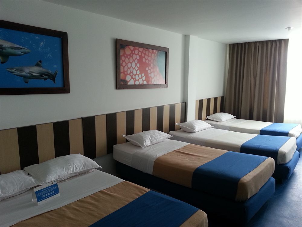 Hotel On Vacation Blue Tone 3*