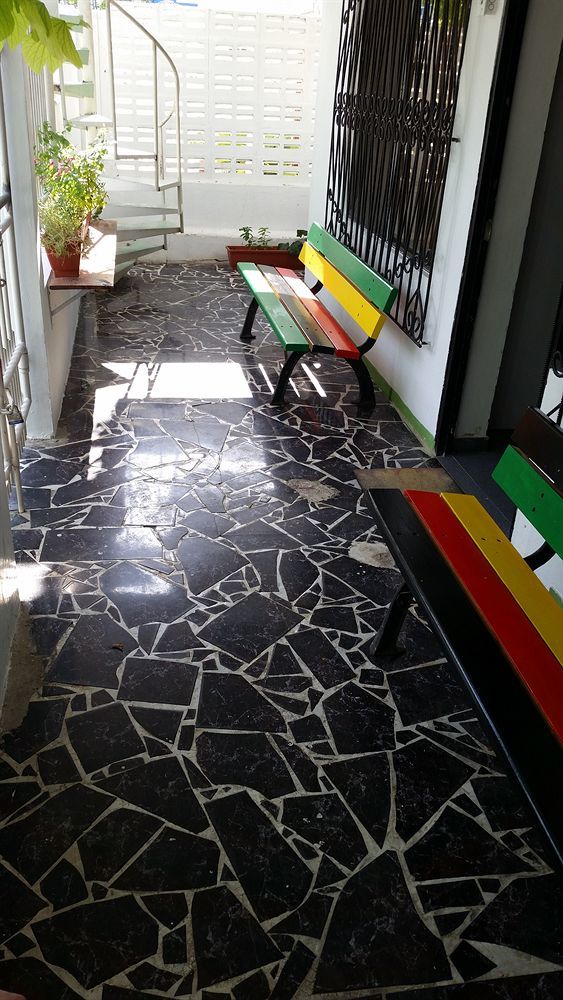 Hostal Sheylla's Place *