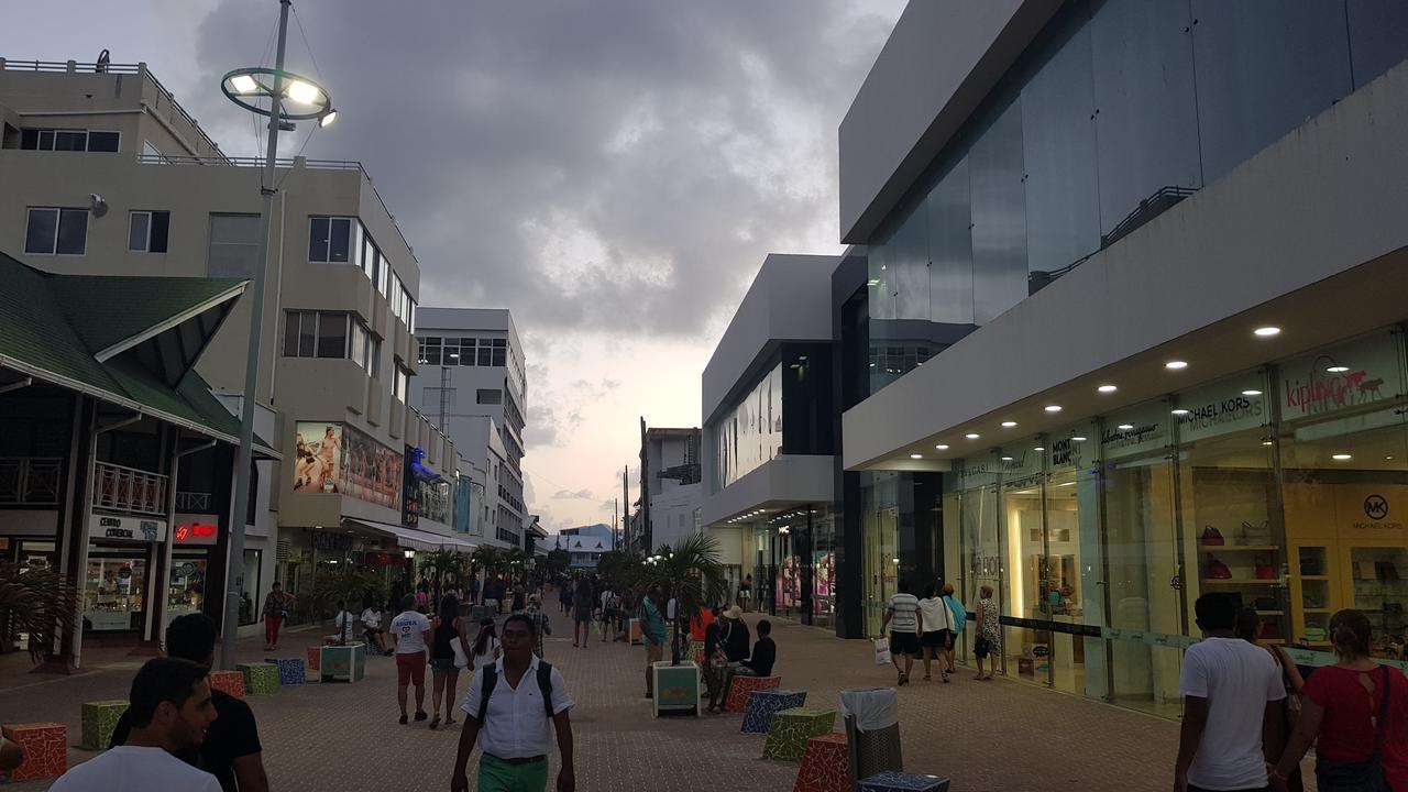 Olas Del Caribe * San Andrés