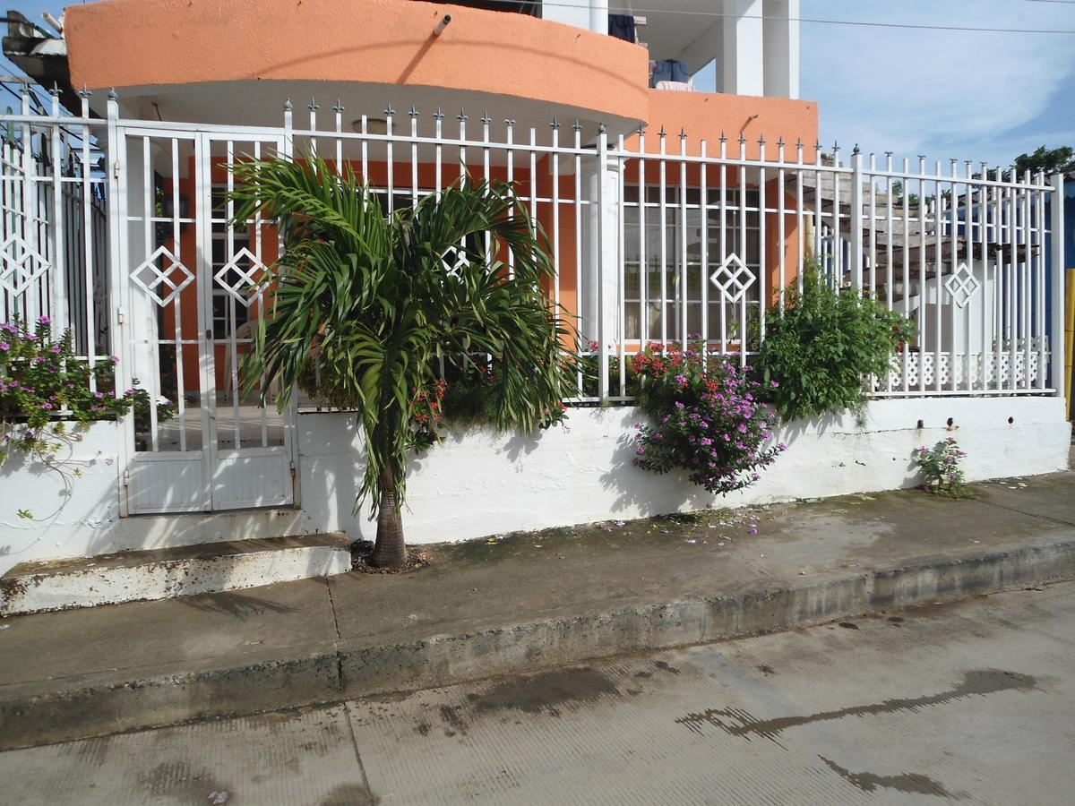 Roxi's Place * San Andres (San Andres and Providencia Islands)