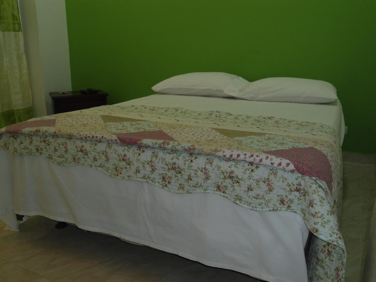 Roxi's Place Inn