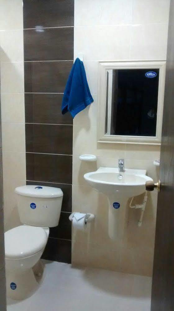 Sarie Bay Hostal *