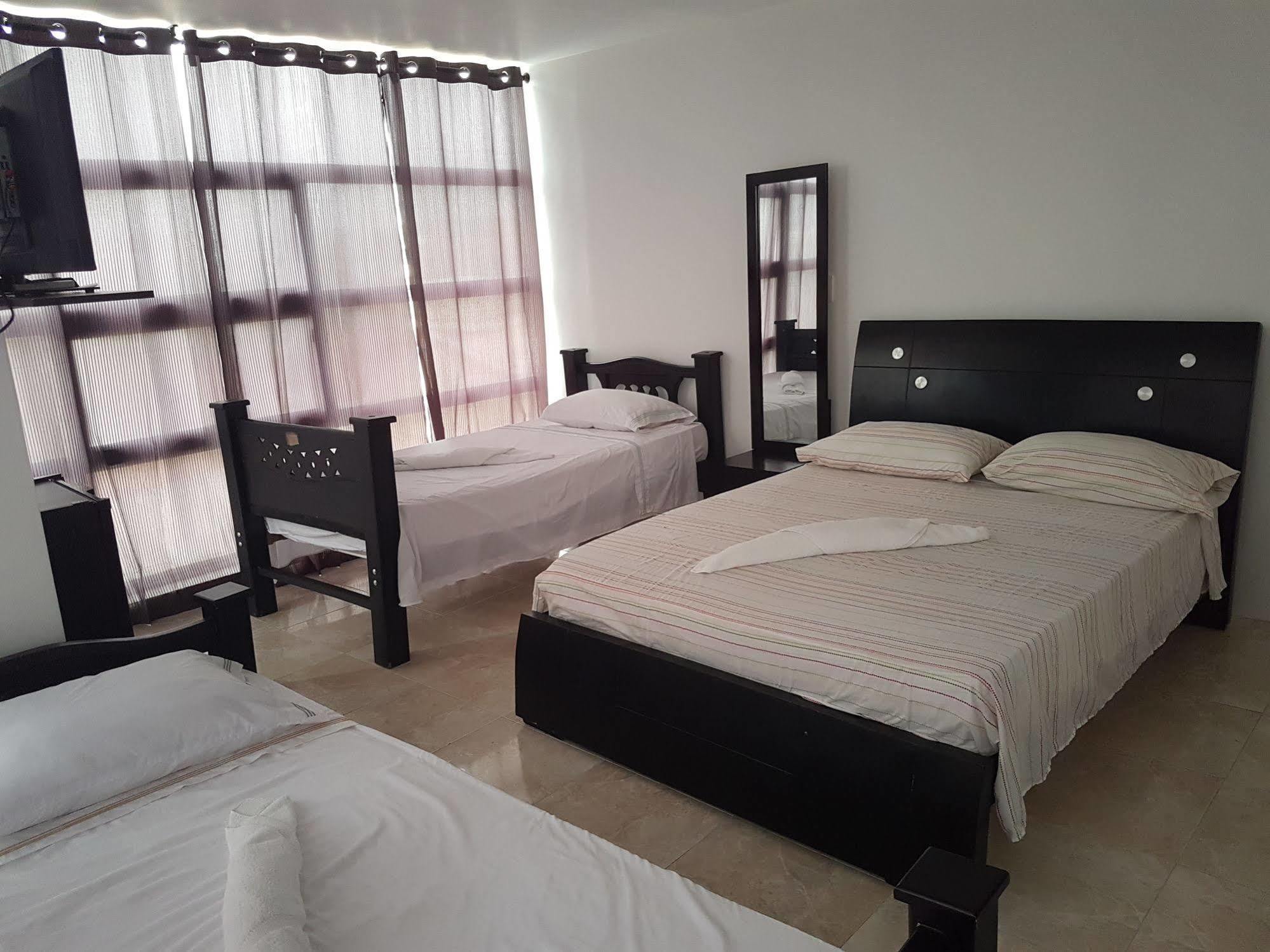 Hotel Hostal Central Beach 2*