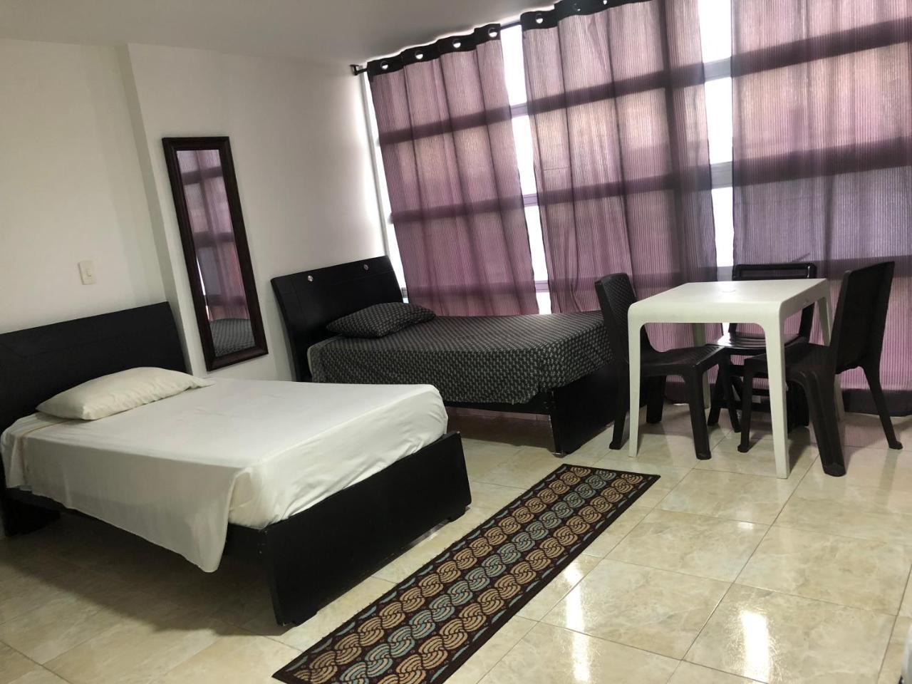 Hostal Central Beach Hotel