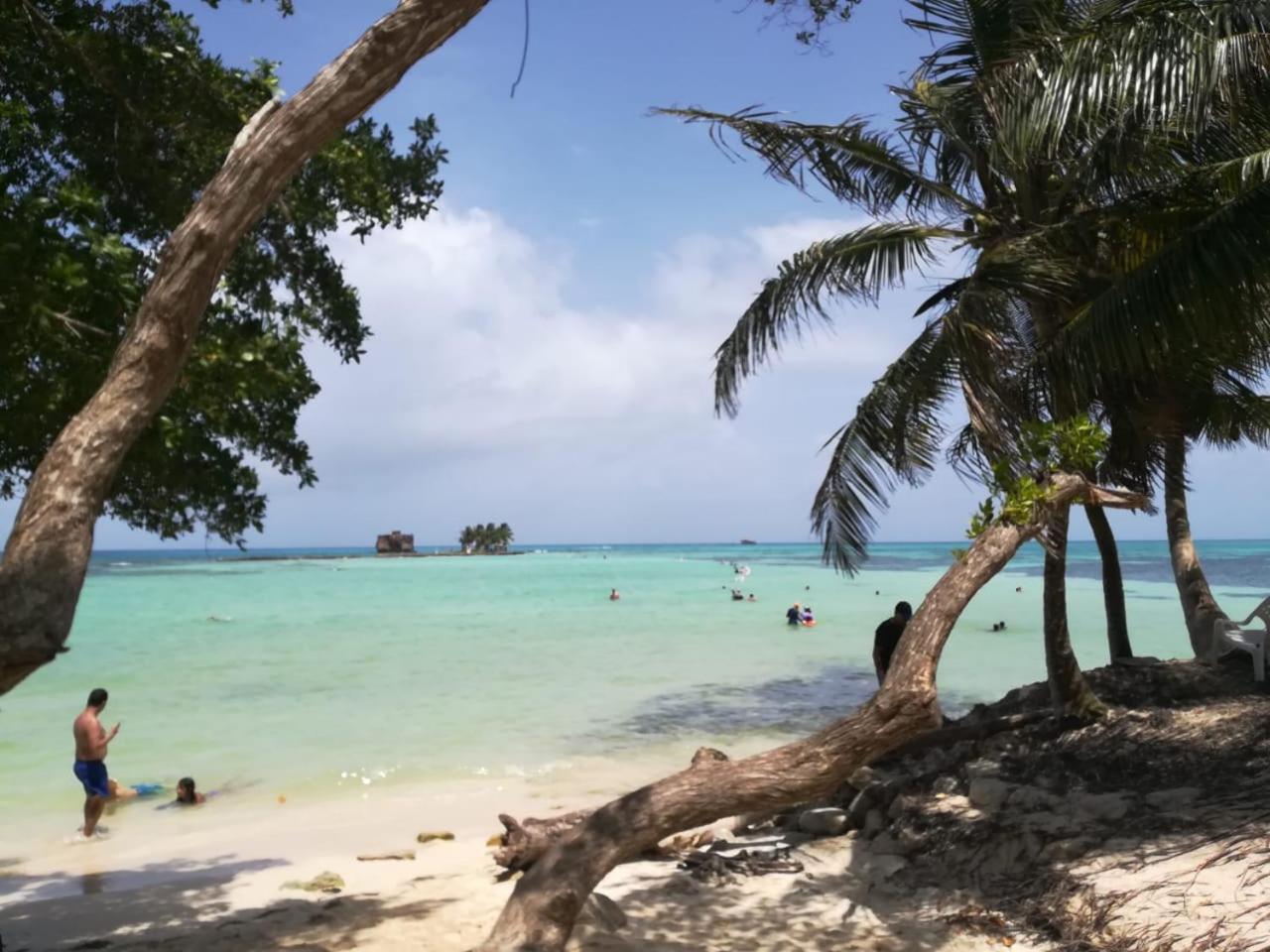 Rocky Cay * San Andres (San Andres and Providencia Islands)
