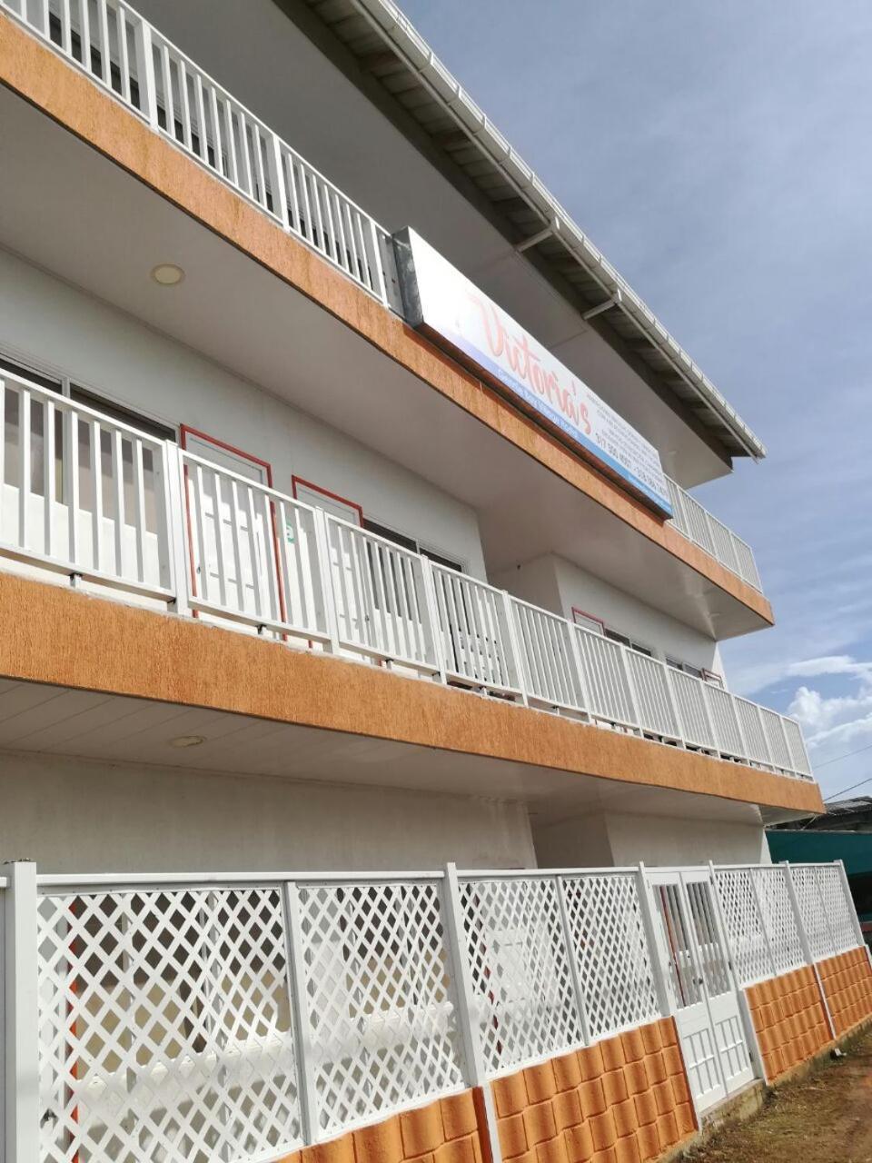 Victoria's Gennie Bay Village 2*