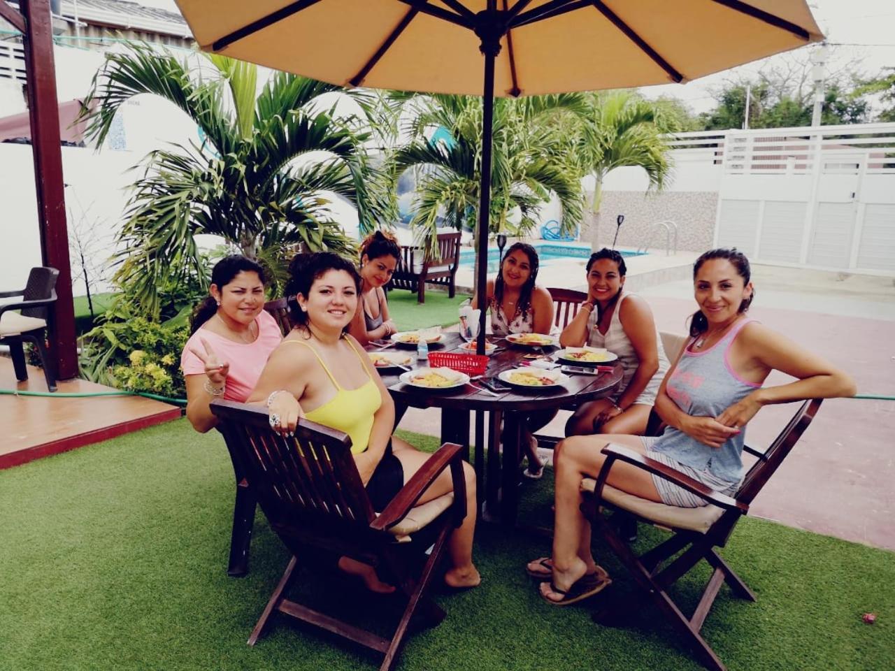 Isla Tropical Inn