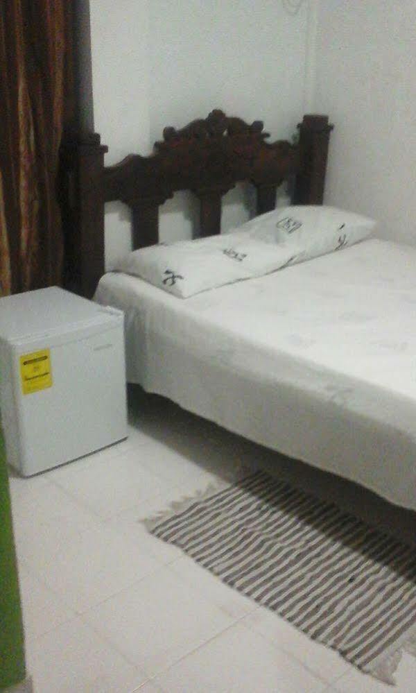 Nativa Miss Zelzel Place Hostal