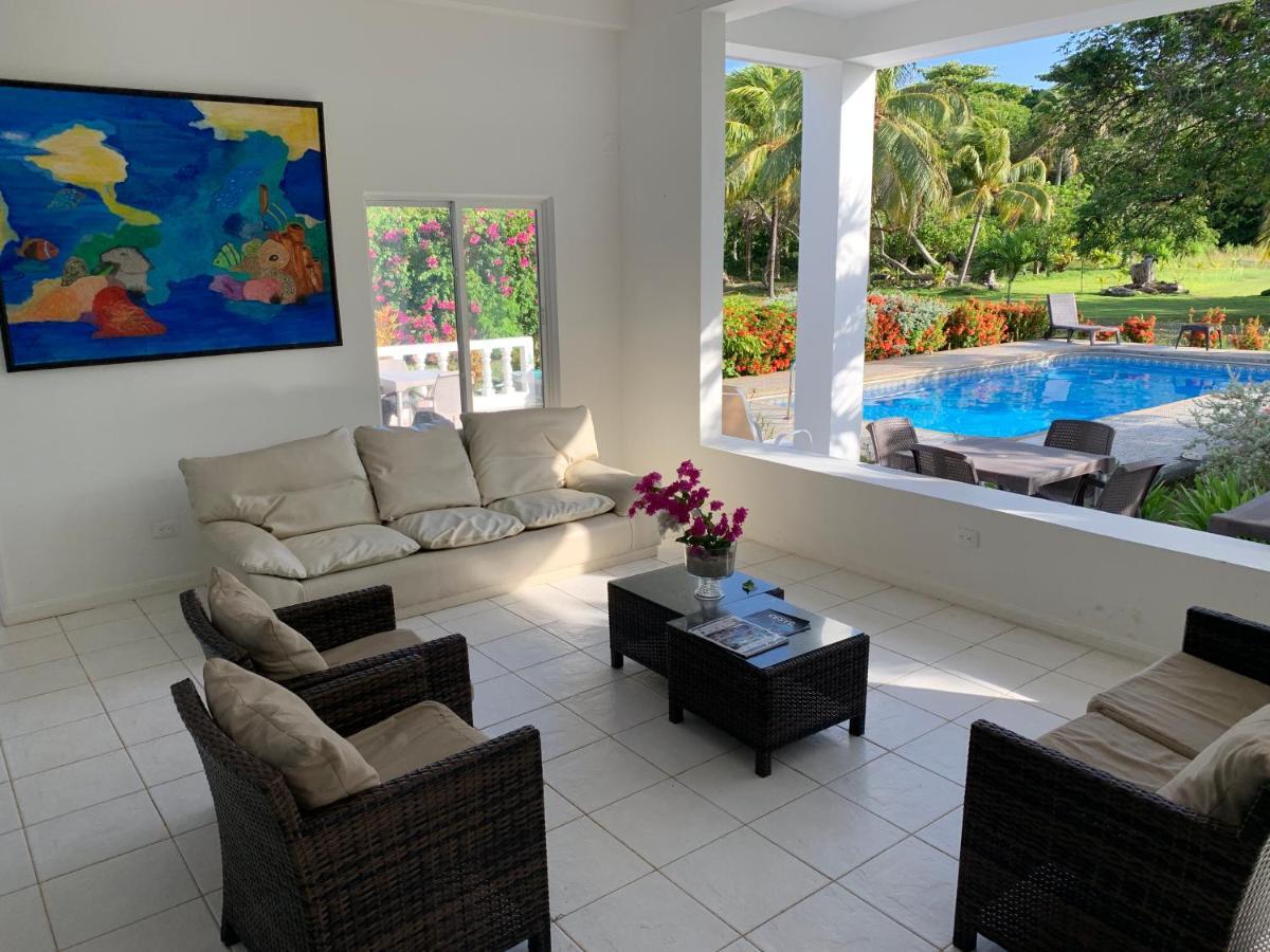 Villa Tropical Garden