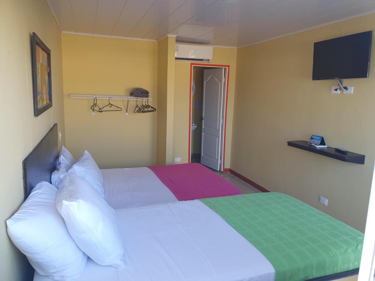 Guest house Victoria's Gennie Bay Village 2*