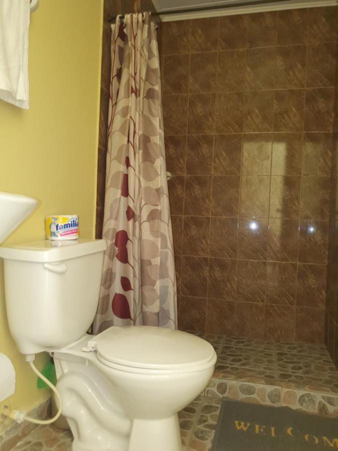 Victoria's Gennie Bay Village Guest house 2*